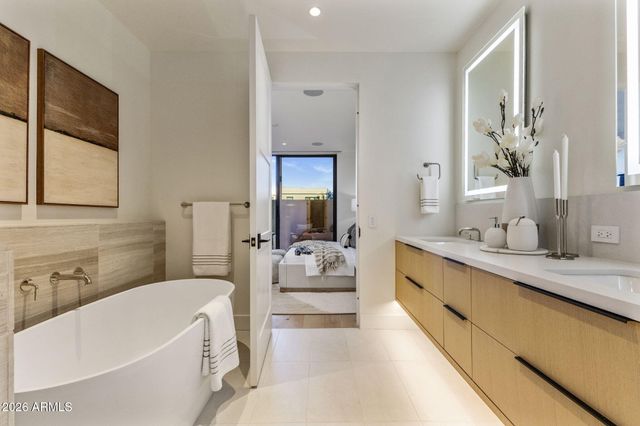 4849 N CAMELBACK RIDGE Drive B108, Scottsdale, AZ 85251