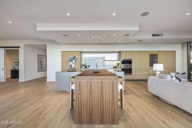 4849 N CAMELBACK RIDGE Drive B108, Scottsdale, AZ 85251