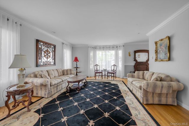 110 Union Place, Lynbrook, NY 11563