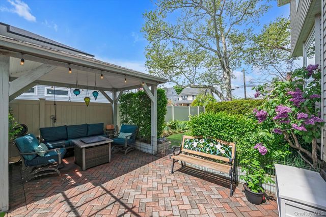 110 Union Place, Lynbrook, NY 11563