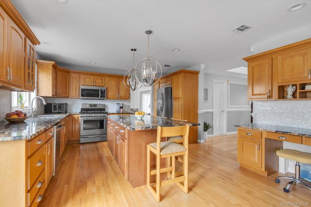 110 Union Place, Lynbrook, NY 11563