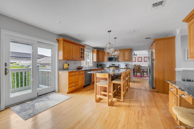 110 Union Place, Lynbrook, NY 11563