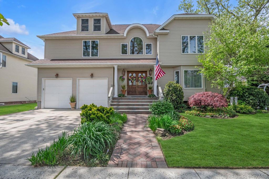 110 Union Place, Lynbrook, NY 11563