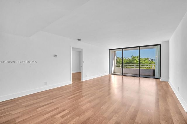 20355 NE 34th Ct 421, Aventura, FL 33180