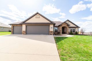 2107 DOMAIN HILL CT, Columbia, MO 65201