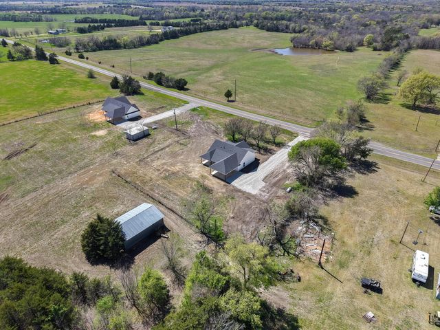 14419 FM 1396 E, Windom, TX 75492