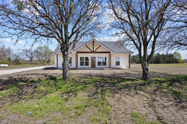 14419 FM 1396 E, Windom, TX 75492
