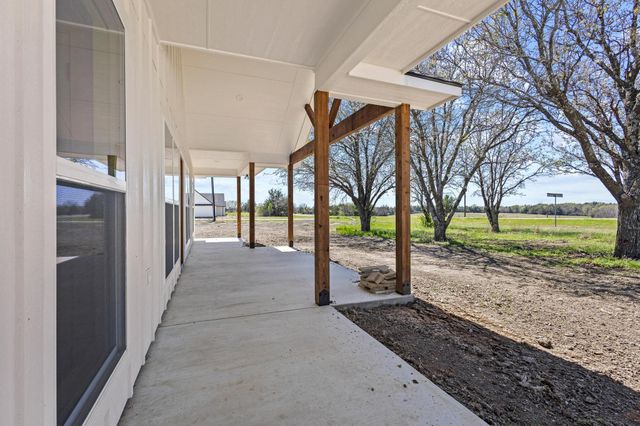 14419 FM 1396 E, Windom, TX 75492