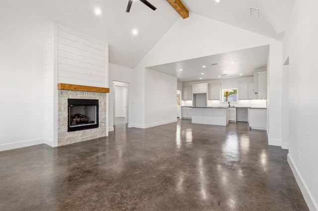 14419 FM 1396 E, Windom, TX 75492