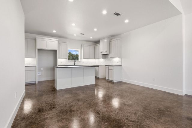 14419 FM 1396 E, Windom, TX 75492