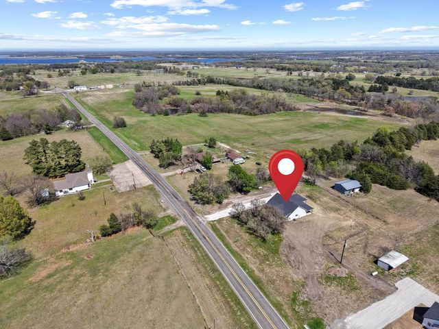 14419 FM 1396 E, Windom, TX 75492