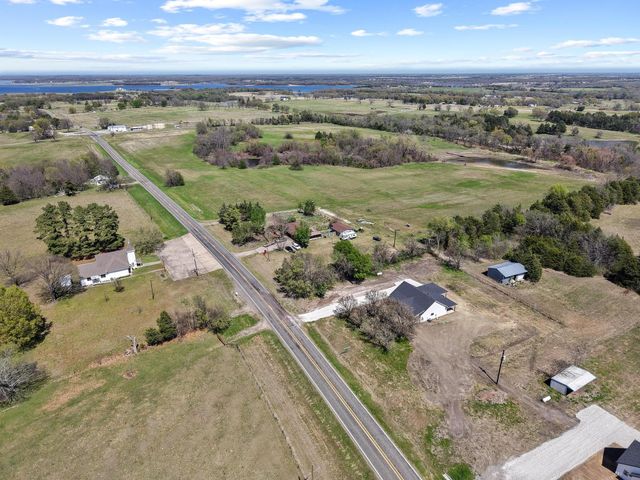 14419 FM 1396 E, Windom, TX 75492