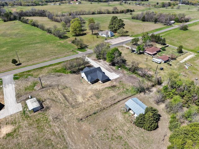 14419 FM 1396 E, Windom, TX 75492