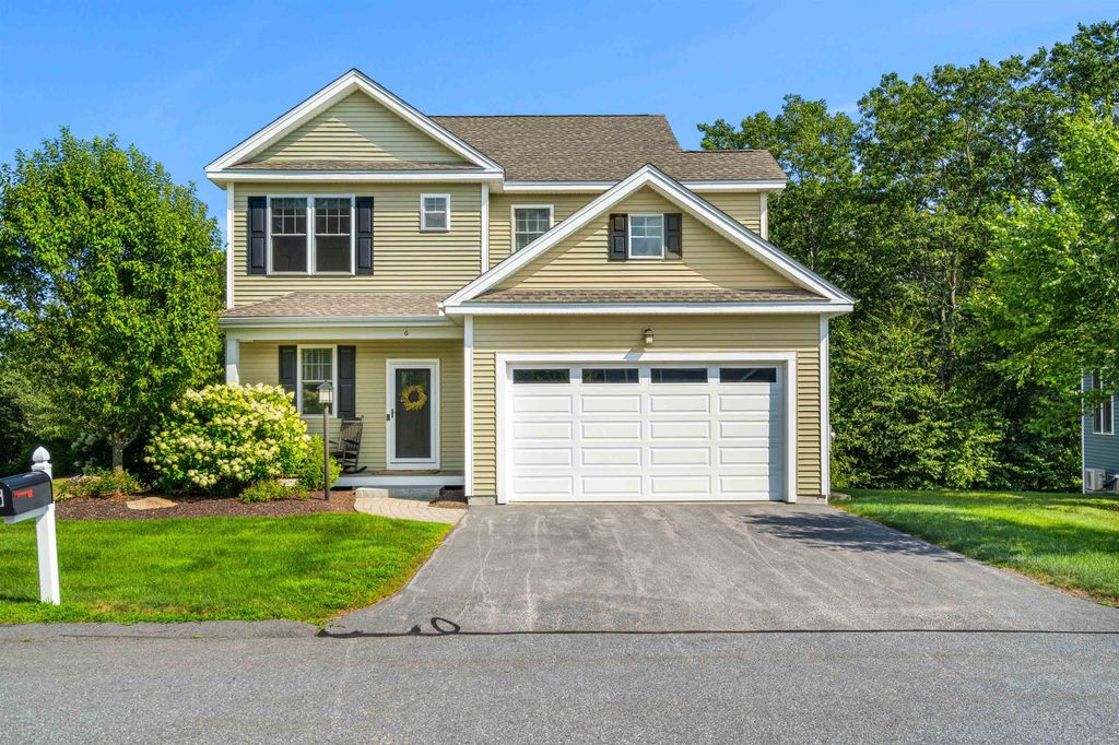 6 Cottonwood Way, Manchester, NH 03102