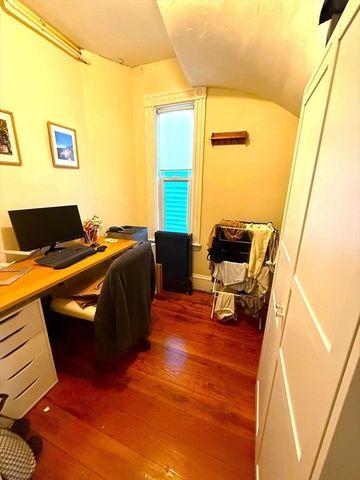 667 East 8th 1, Boston, MA 02127