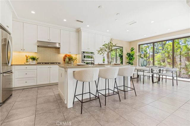 125 Della, Irvine, CA 92602