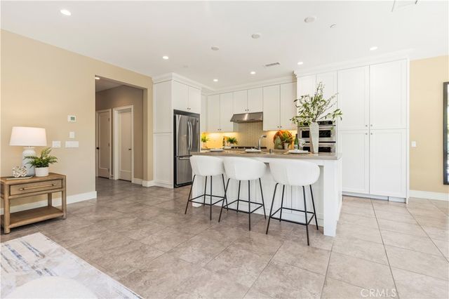 125 Della, Irvine, CA 92602