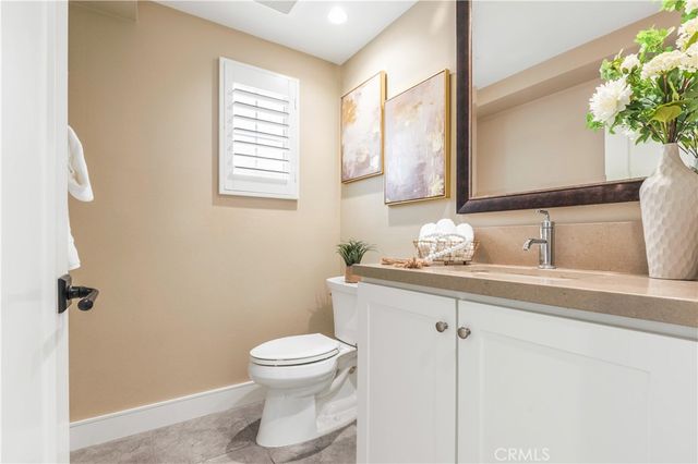 125 Della, Irvine, CA 92602