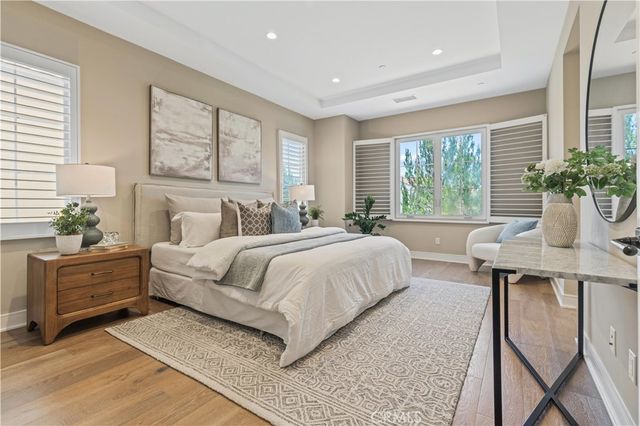 125 Della, Irvine, CA 92602