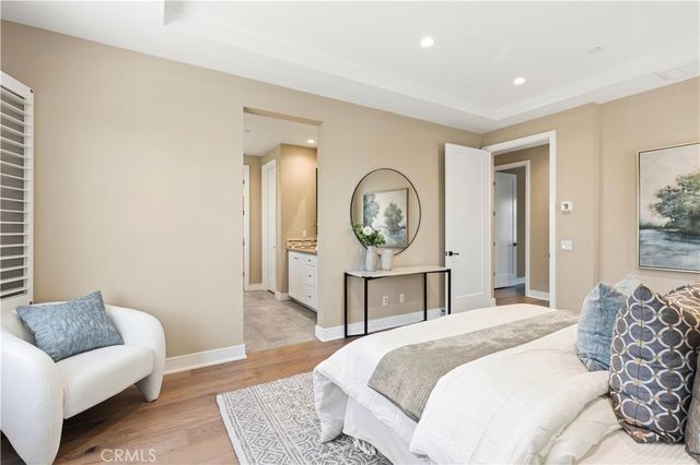 125 Della, Irvine, CA 92602