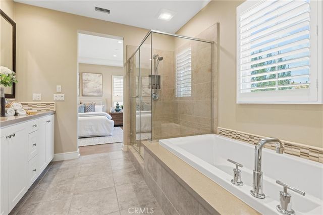 125 Della, Irvine, CA 92602