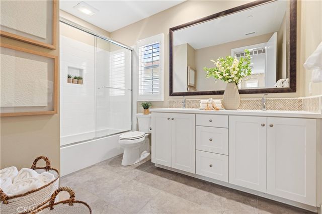 125 Della, Irvine, CA 92602