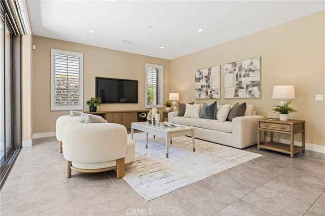 125 Della, Irvine, CA 92602