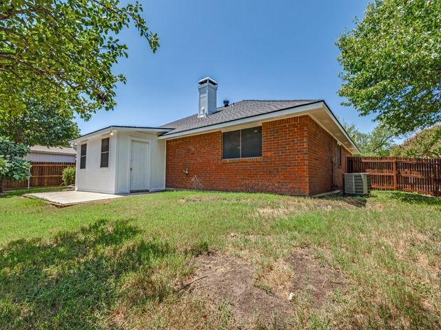 3716 Royal Valley Road, Grand Prairie, TX 75052