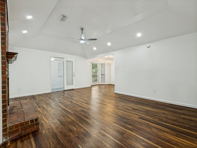 3716 Royal Valley Road, Grand Prairie, TX 75052