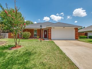 3716 Royal Valley Road, Grand Prairie, TX 75052