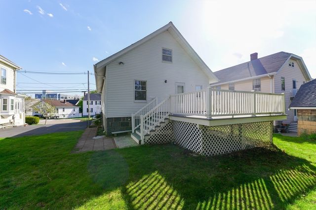 62 Standish Ave, Quincy, MA 02170