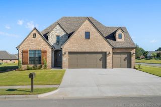 2600 W Twin Oaks Street, Broken Arrow, OK 74012