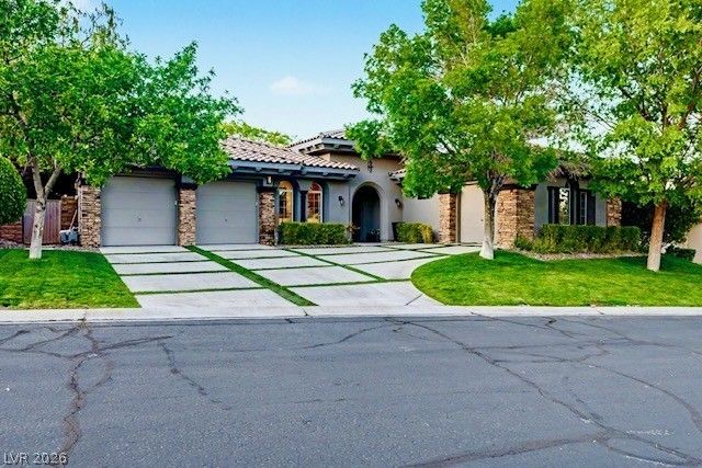 24 Panorama Crest Avenue, Las Vegas, NV 89135