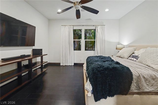 24 Panorama Crest Avenue, Las Vegas, NV 89135