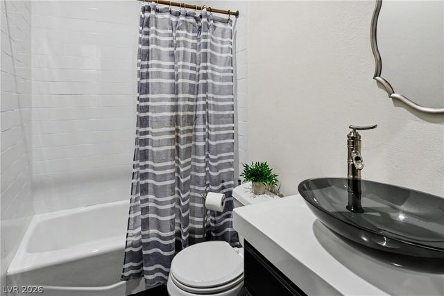24 Panorama Crest Avenue, Las Vegas, NV 89135