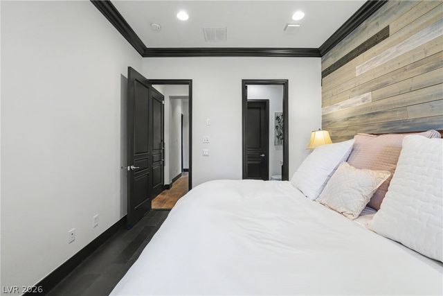 24 Panorama Crest Avenue, Las Vegas, NV 89135