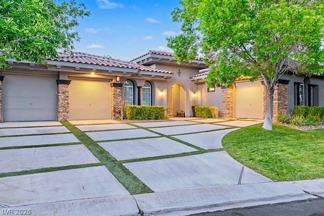 24 Panorama Crest Avenue, Las Vegas, NV 89135