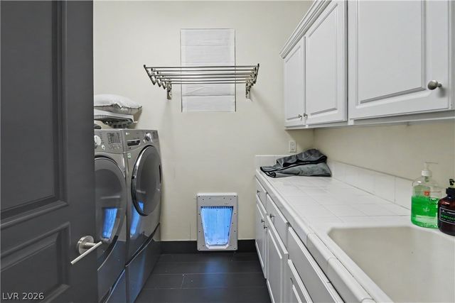 24 Panorama Crest Avenue, Las Vegas, NV 89135