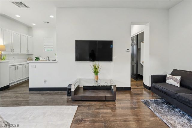 24 Panorama Crest Avenue, Las Vegas, NV 89135