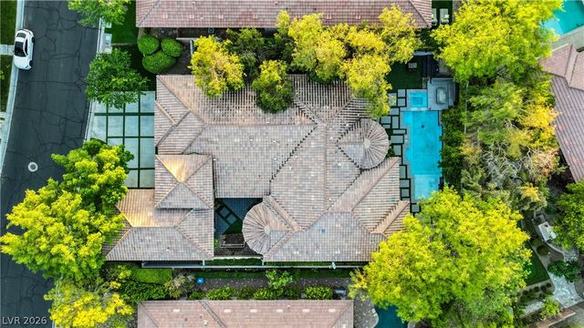 24 Panorama Crest Avenue, Las Vegas, NV 89135