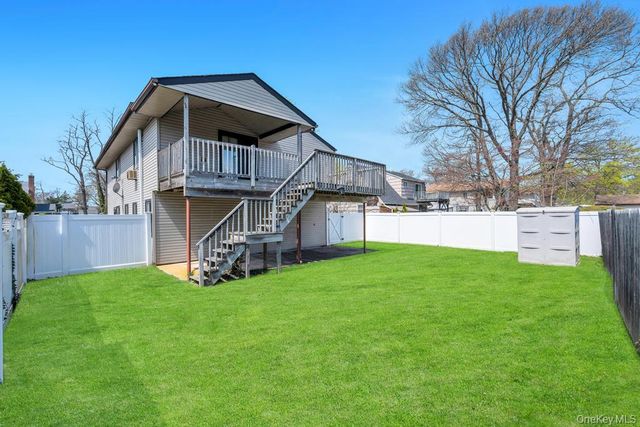 41 Oakley Avenue, Massapequa, NY 11758