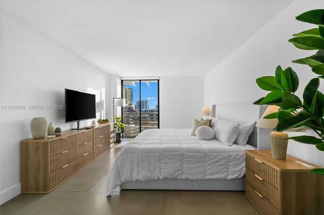 3300 NE 191st St 1813, Aventura, FL 33180