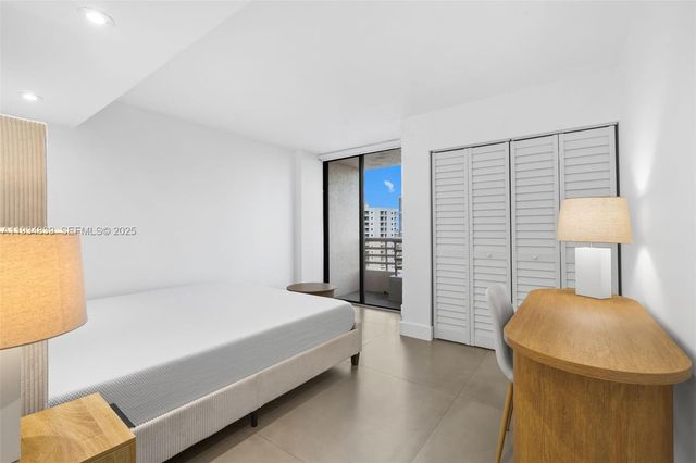 3300 NE 191st St 1813, Aventura, FL 33180