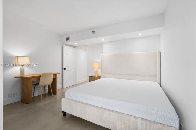 3300 NE 191st St 1813, Aventura, FL 33180