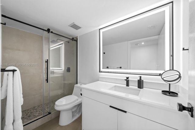 3300 NE 191st St 1813, Aventura, FL 33180