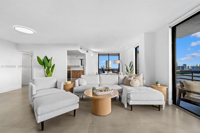 3300 NE 191st St 1813, Aventura, FL 33180