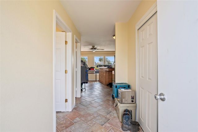 40 Lakeside Drive, Hitchcock, TX 77563