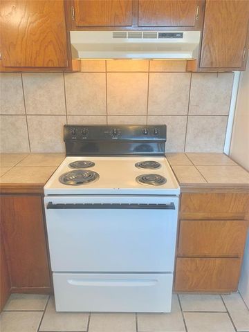 309 Falcon Court, Norman, OK 73069