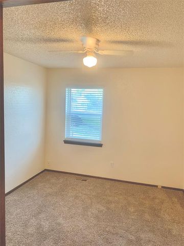 309 Falcon Court, Norman, OK 73069