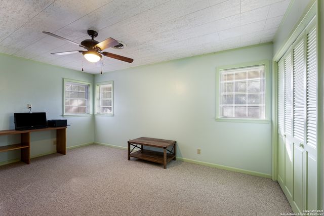 1109 27th, Hondo, TX 78861